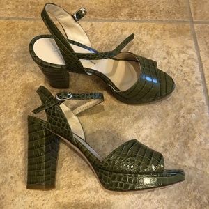 Beautiful platform kaki sandals